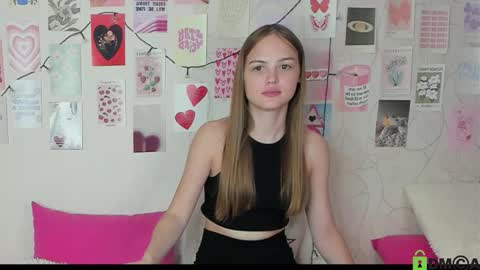 Snapshot of little_radiant_sun chatting on 11.06.25 Kriss online show from 11.06.25