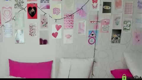 Snapshot of little_radiant_sun chatting on 11.11.25 Kriss online show from 11.11.25