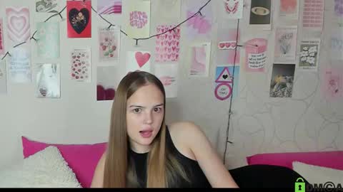 Snapshot of little_radiant_sun chatting on 11.18.25 Kriss online show from 11.18.25