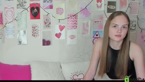 Snapshot of little_radiant_sun chatting on 11.24.25 Kriss online show from 11.24.25