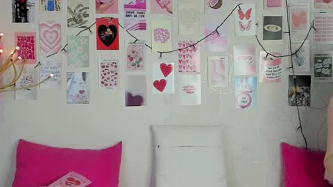 Snapshot of little_radiant_sun chatting on 02.20.26 Kriss online show from 02.20.26