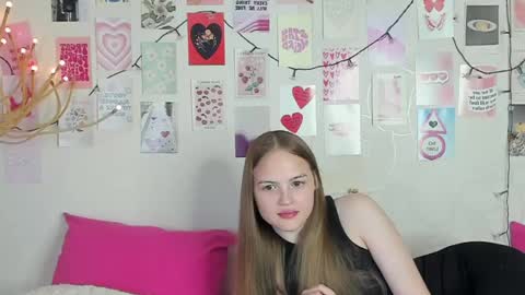 Snapshot of little_radiant_sun chatting on 04.19.26 Kriss online show from 04.19.26