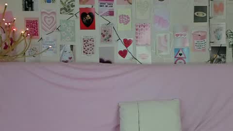 Snapshot of little_radiant_sun chatting on 07.05.26 Kriss online show from 07.05.26