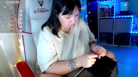 Snapshot of little_raiden chatting on 11.14.25 little_raiden online show from 11.14.25