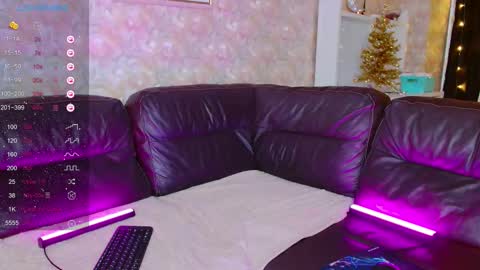 Snapshot of little_rockk chatting on 11.30.25 little_rockk online show from 11.30.25