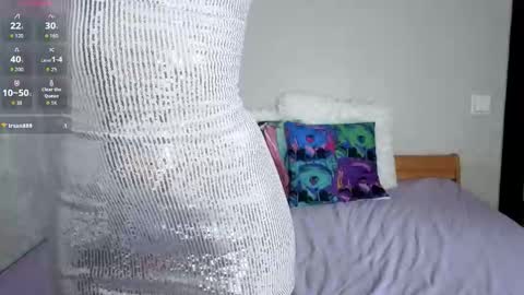 Snapshot of little_sofa99 chatting on 11.08.25 Sonya online show from 11.08.25