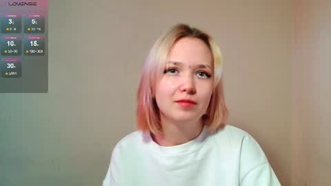 Snapshot of little_sugar_queen chatting on 06.14.26 Akin online show from 06.14.26