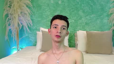 Snapshot of little_twiink chatting on 01.30.25 Juan Ferrer online show from 01.30.25