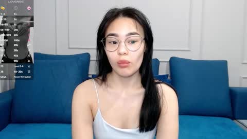 Snapshot of little_v1rgin_angel chatting on 03.04.25 Kwan online show from 03.04.25