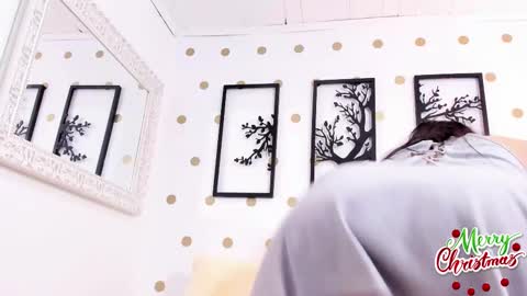 Snapshot of littlearii chatting on 12.23.24 Ari online show from 12.23.24