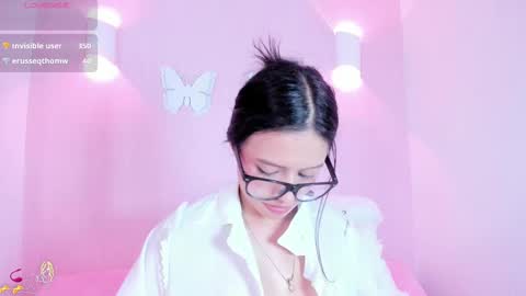 Snapshot of littlearii chatting on 03.06.25 Ari online show from 03.06.25