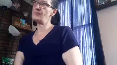 Snapshot of littlebigsquirt7945 chatting on 12.01.25 Sady Jayne online show from 12.01.25