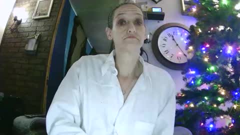 Snapshot of littlebigsquirt7945 chatting on 01.12.26 Sady Jayne online show from 01.12.26