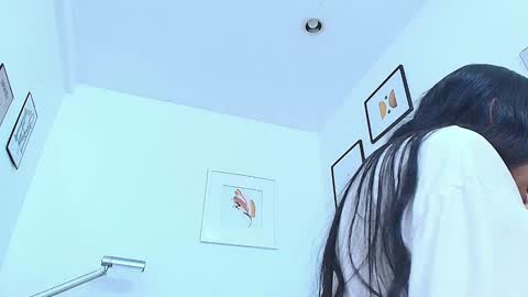 Snapshot of littlee_emilyy_ chatting on 12.22.24 Emily  online show from 12.22.24