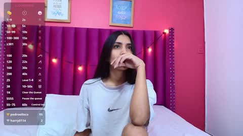 Snapshot of littlee_emilyy_ chatting on 01.28.25 Emily  online show from 01.28.25