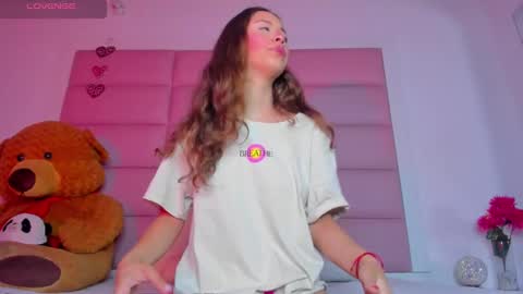 littlee_emma_ online show from 01.23.25