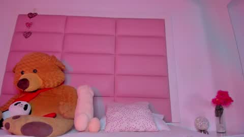 littlee_emma_ online show from 02.08.25