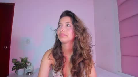 littlee_emma_ online show from 09.18.25