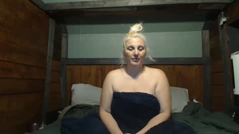 Snapshot of littlelisa1 chatting on 02.22.25 lisanixs online show from 02.22.25