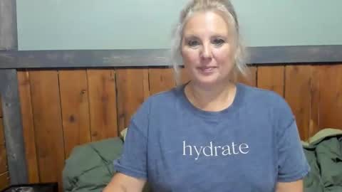 Snapshot of littlelisa1 chatting on 09.12.25 lisanixs online show from 09.12.25