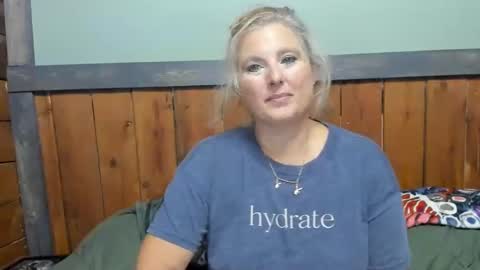 Snapshot of littlelisa1 chatting on 10.03.25 lisanixs online show from 10.03.25