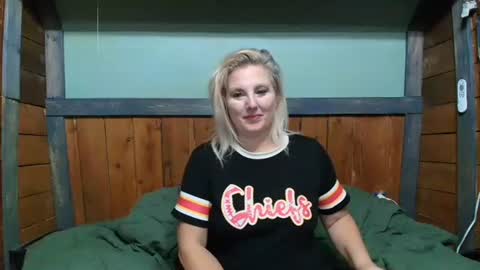 Snapshot of littlelisa1 chatting on 10.20.25 lisanixs online show from 10.20.25