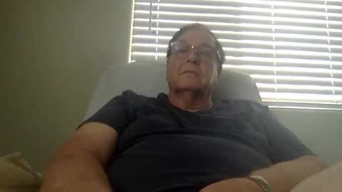 Snapshot of littlemaff chatting on 11.03.25 Maff online show from 11.03.25