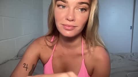 Snapshot of littlemaryjane19 chatting on 03.04.25 Marciabrady online show from 03.04.25