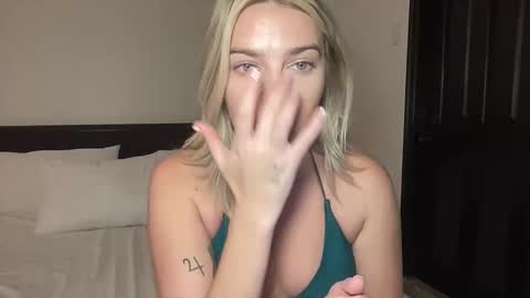 Snapshot of littlemaryjane19 chatting on 11.10.25 Marciabrady online show from 11.10.25