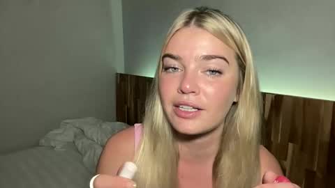 Snapshot of littlemaryjane19 chatting on 03.28.26 Marciabrady online show from 03.28.26