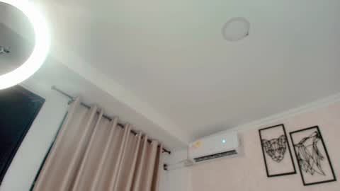 Snapshot of littlemolly_pregnant chatting on 01.31.25 Sarahs Room online show from 01.31.25