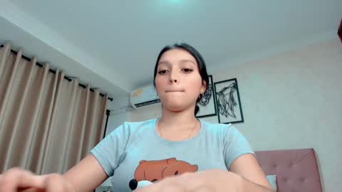 Snapshot of littlemolly_pregnant chatting on 03.03.25 Sarahs Room online show from 03.03.25