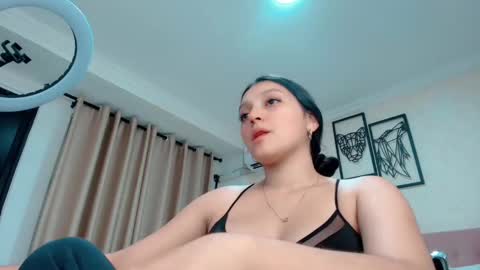 Snapshot of littlemolly_pregnant chatting on 03.12.25 Sarahs Room online show from 03.12.25