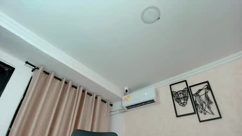 Snapshot of littlemolly_pregnant chatting on 10.14.25 Sarahs Room online show from 10.14.25