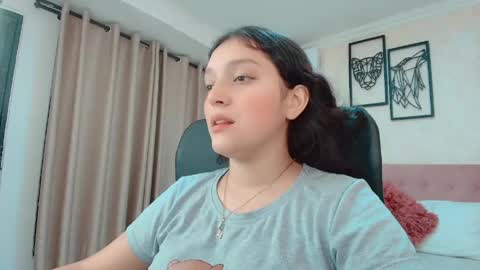 Snapshot of littlemolly_pregnant chatting on 05.29.26 Sarahs Room online show from 05.29.26
