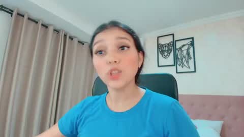 Snapshot of littlemolly_pregnant chatting on 07.15.26 Sarahs Room online show from 07.15.26
