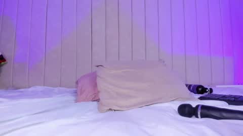 Snapshot of littleoliviia_ chatting on 12.28.24 im olivia IG littleolivia01 online show from 12.28.24