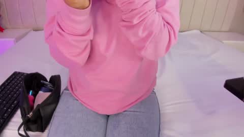 Snapshot of littleoliviia_ chatting on 01.25.25 im olivia IG littleolivia01 online show from 01.25.25