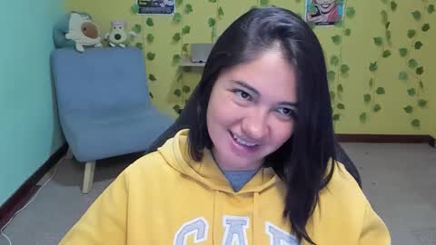 Mia  Wednesday to Sunday 730 am to 1030 am Colombian Hour D online show from 11.21.25