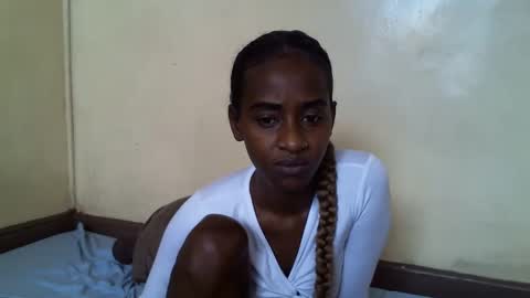 littlesandie online show from 02.14.25