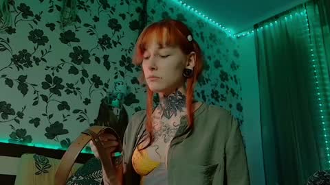 Niki  free tg channel with some photos gifs and info about streams  online show from 01.15.25