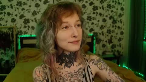 Niki  free tg channel with some photos gifs and info about streams  online show from 10.19.25