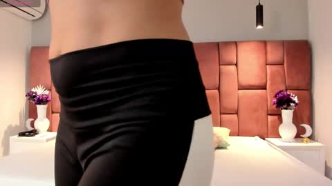 littlevaale online show from 09.30.25