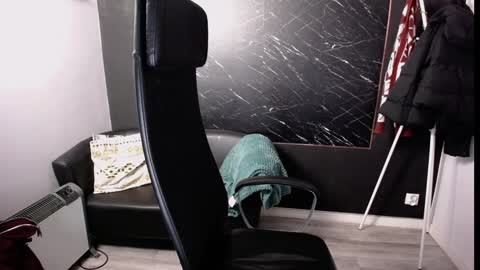 Snapshot of littleviki_ chatting on 02.04.25 Viki online show from 02.04.25