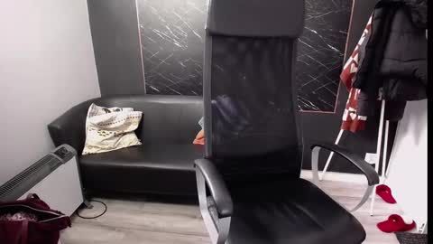 Snapshot of littleviki_ chatting on 02.13.25 Viki online show from 02.13.25