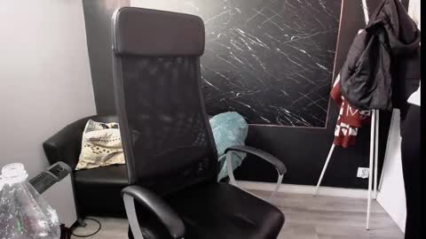 Snapshot of littleviki_ chatting on 02.18.25 Viki online show from 02.18.25