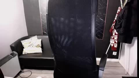 Snapshot of littleviki_ chatting on 03.04.25 Viki online show from 03.04.25