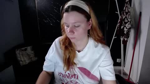 Snapshot of littleviki_ chatting on 09.16.25 Viki online show from 09.16.25