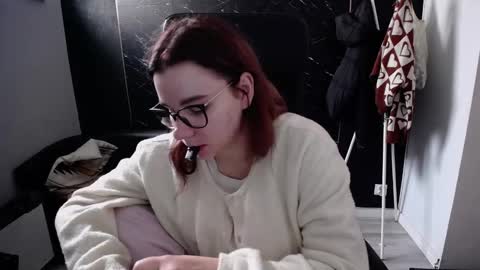 Snapshot of littleviki_ chatting on 10.18.25 Viki online show from 10.18.25