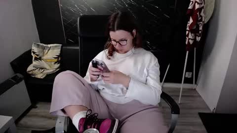 Snapshot of littleviki_ chatting on 11.27.25 Viki online show from 11.27.25